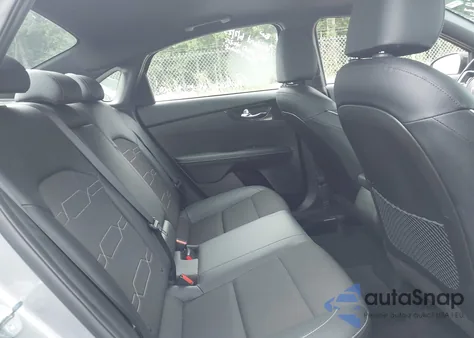 2023 Kia Forte Gt-Line z USA, uszkodzony, nr VIN 3KPF54AD2PE620189